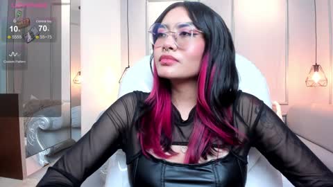 Azura online show from 01/09/25, 10:31