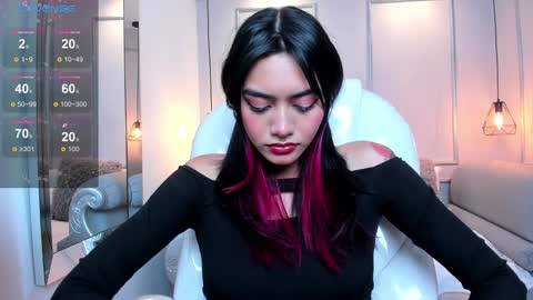 Azura online show from 02/07/25, 12:20