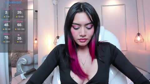 Azura online show from 02/24/25, 11:19