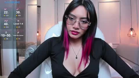 Azura online show from 03/05/25, 07:27