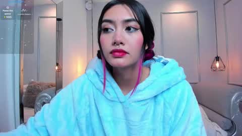 Azura online show from 03/10/25, 07:29