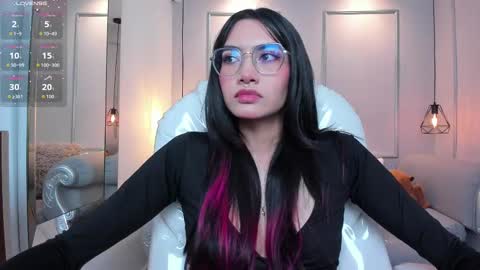 Azura online show from 09/30/25, 07:30