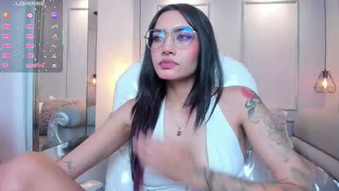 Azura online show from 10/07/25, 07:33