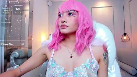 Azura online show from 10/31/25, 08:10