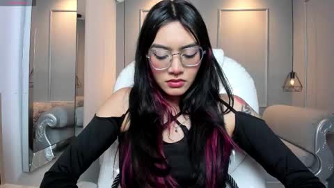 Azura online show from 01/05/26, 07:17