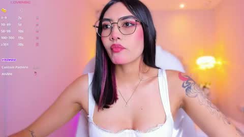 Azura online show from 04/15/26, 08:20