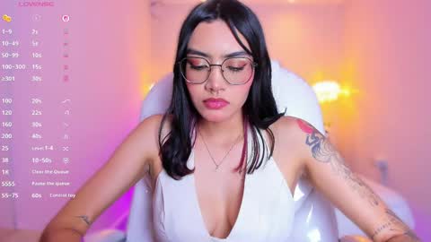 Azura online show from 04/16/26, 11:51