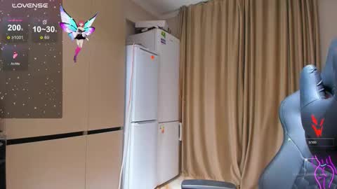 Snapshot of azure_moon chatting on 11/28/25, 03:04 azure_moon online show from 11/28/25, 03:04