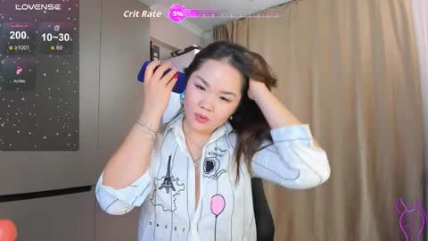 azure_moon online show from 02/06/26, 06:22