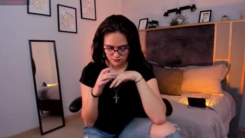 Azurra  online show from 09/24/25, 08:34