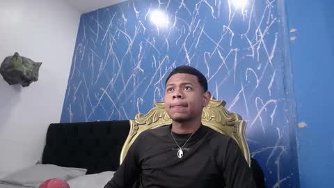 Snapshot of azza_23 chatting on 03/01/26, 07:43 Azza 23 online show from 03/01/26, 07:43