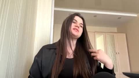 Snapshot of azzieyerbich chatting on 03/28/26, 12:16 Elara online show from 03/28/26, 12:16