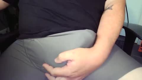 Snapshot of b_not_b chatting on 10/13/25, 05:24 b_not_b online show from 10/13/25, 05:24