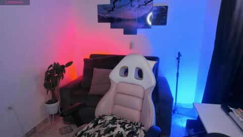 Snapshot of baaby_boyy chatting on 10/26/25, 09:37 odeley online show from 10/26/25, 09:37