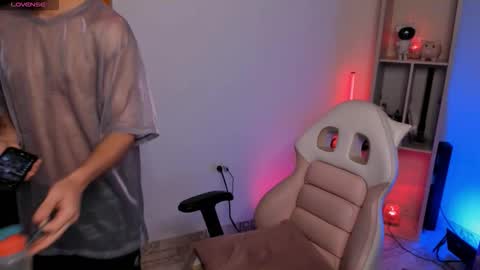 Snapshot of baaby_boyy chatting on 11/17/25, 09:26 odeley online show from 11/17/25, 09:26