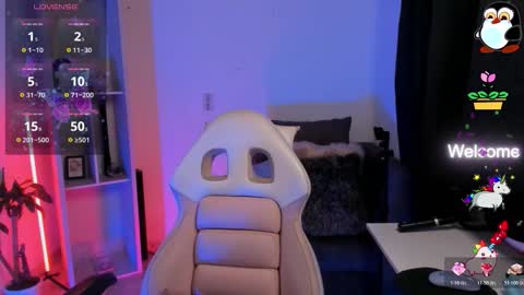 Snapshot of baaby_boyy chatting on 11/24/25, 12:16 odeley online show from 11/24/25, 12:16