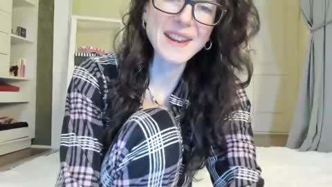 babby_jewel online show from 12/24/24, 11:06