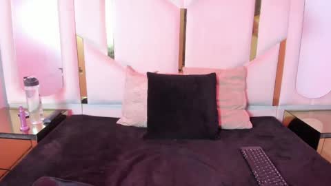 nika strom online show from 06/02/26, 01:57
