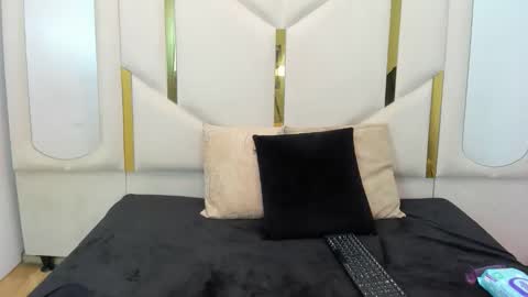 nika strom online show from 06/05/26, 02:01