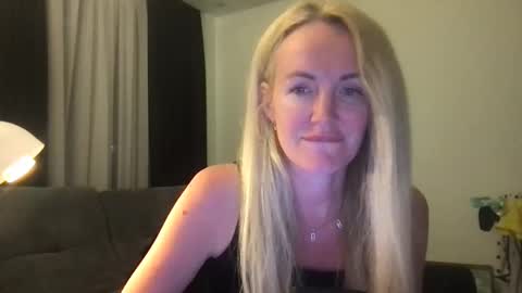 babe_dia online show from 06/02/26, 05:48