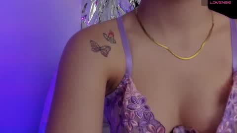 Queen B online show from 10/04/25, 05:22