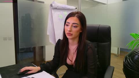 Olivia and Lexi online show from 01/20/25, 08:40