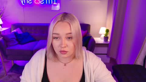 Snapshot of baby_crazy_love chatting on 12/14/25, 08:35 L O L I T A online show from 12/14/25, 08:35