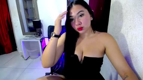 Snapshot of baby_dynamic chatting on 02/20/26, 05:15 Luna and kimma online show from 02/20/26, 05:15