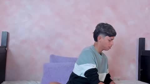 baby_noaht online show from 04/29/26, 02:21