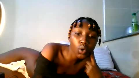 baby_smiler online show from 05/17/26, 04:14