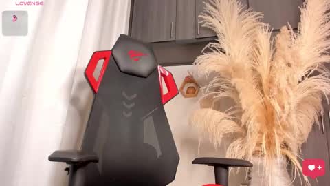 FOLLOW ME  online show from 10/27/25, 03:32