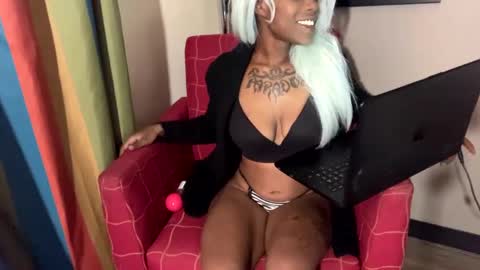 baby_tsunami online show from 09/11/25, 04:18