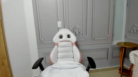 Karla  online show from 03/05/25, 10:11