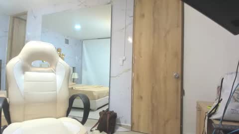 ANGEL online show from 09/29/25, 10:31