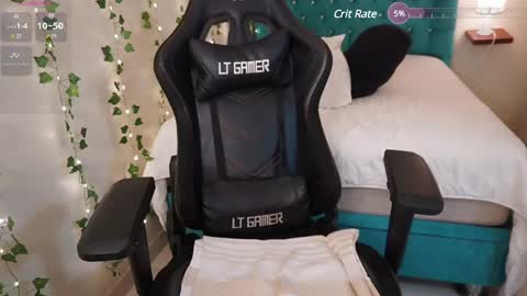 Instagram  online show from 02/12/25, 12:05