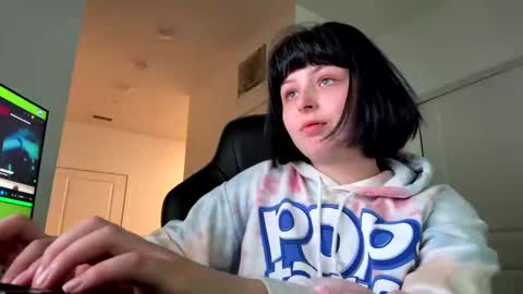 babybray online show from 10/23/25, 05:33