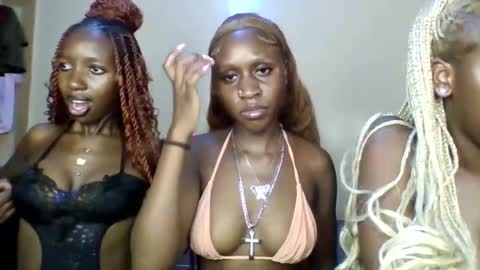Snapshot of babydoll_230 chatting on 05/21/26, 05:03 Babydoll 230 online show from 05/21/26, 05:03