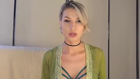 Kate online show from 09/26/25, 03:38