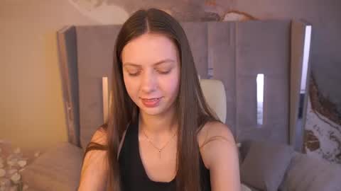 Lady Vi online show from 06/24/26, 07:57