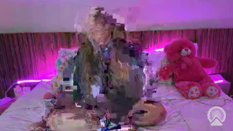 Snapshot of babymilie chatting on 12/20/25, 09:38 My name is Amelia but for you Melie online show from 12/20/25, 09:38