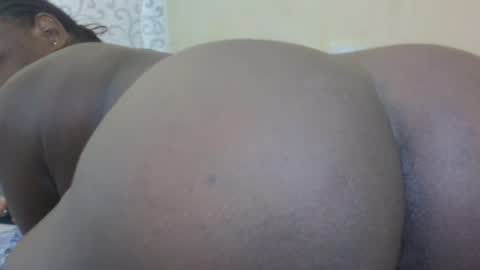 Snapshot of babymolly2 chatting on 06/22/26, 06:21 Rossy Kwekwe online show from 06/22/26, 06:21