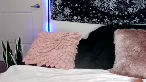 babyred online show from 04/15/26, 08:32