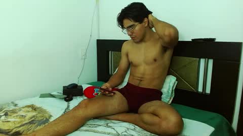sebas online show from 04/30/26, 01:45