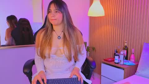 babyzahara online show from 05/12/26, 11:18