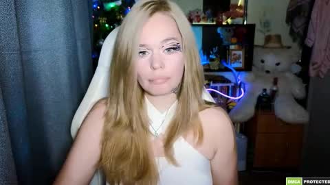 Lin online show from 12/13/25, 07:53