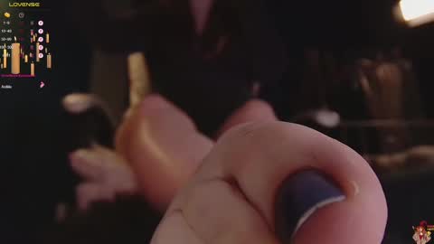 Snapshot of badassswitch chatting on 03/07/25, 08:22 Franki online show from 03/07/25, 08:22