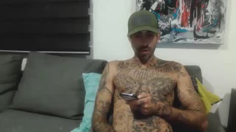 Snapshot of badcouple_ chatting on 09/12/25, 03:28 BadCouple online show from 09/12/25, 03:28