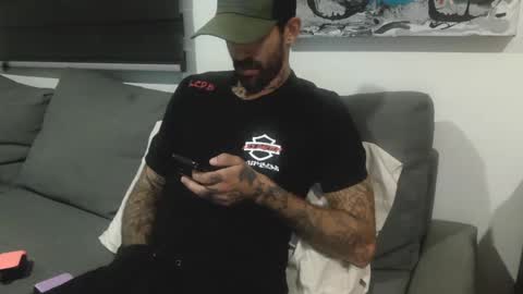 Snapshot of badcouple_ chatting on 09/26/25, 11:42 BadCouple online show from 09/26/25, 11:42