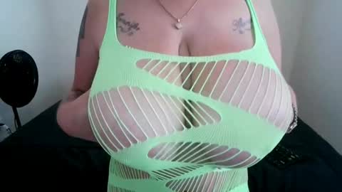 Kiki online show from 04/13/26, 03:28