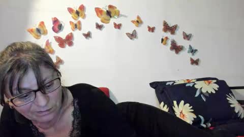 Snapshot of badgg chatting on 02/04/25, 03:26 Gina online show from 02/04/25, 03:26